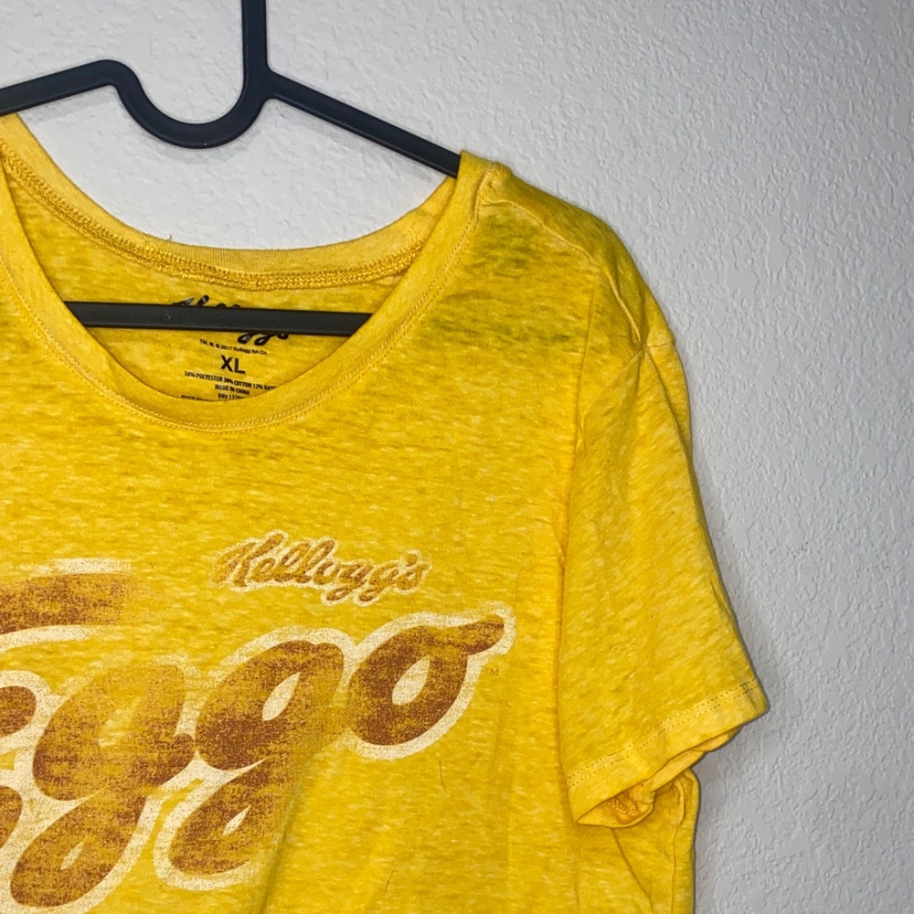 🎱Yellow lightweight “Eggo” waffle short sleeve top! - Picture 1 of 6